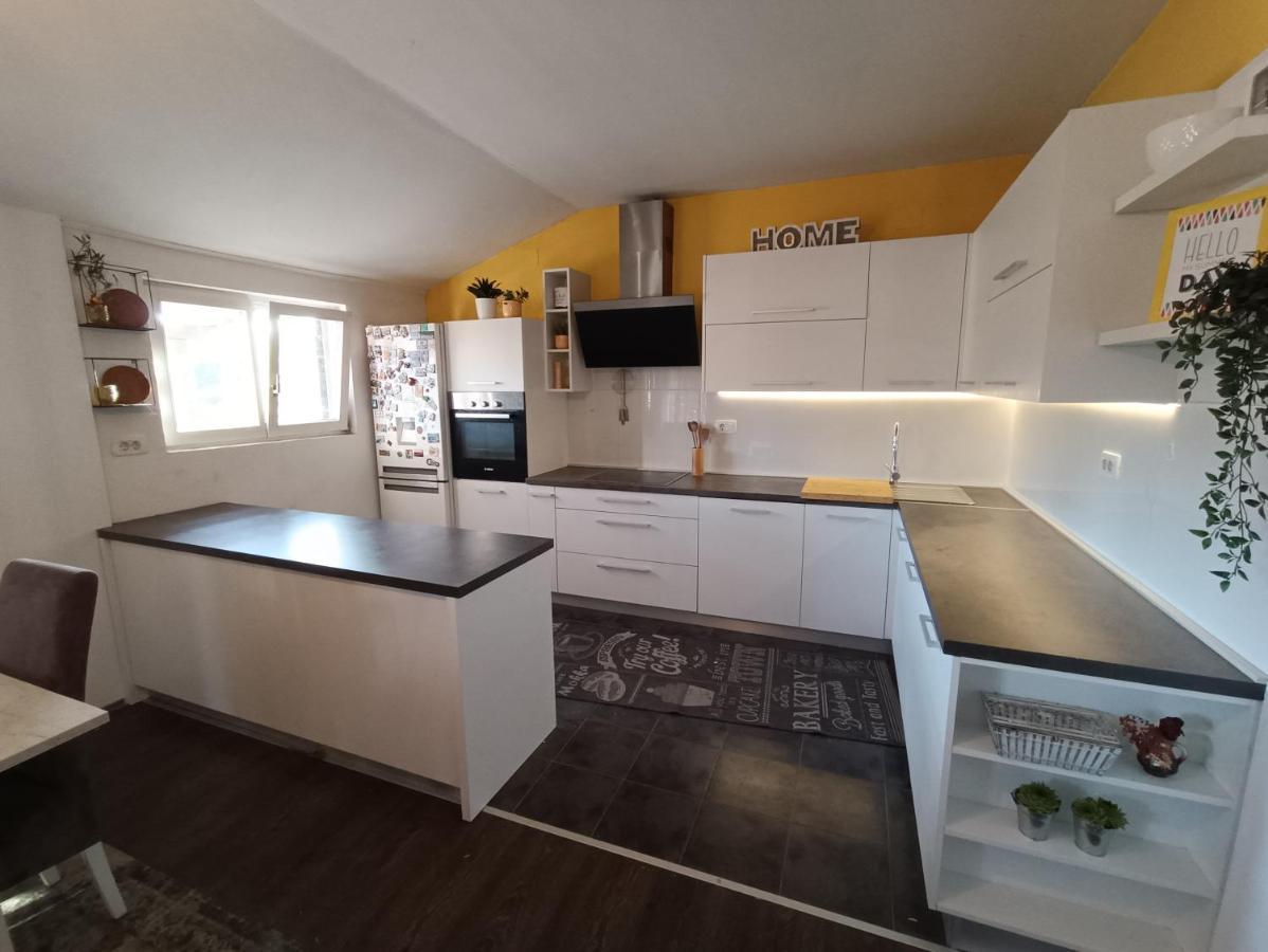 Apartamento Apartman Brigita Biograd Na Moru Exterior foto